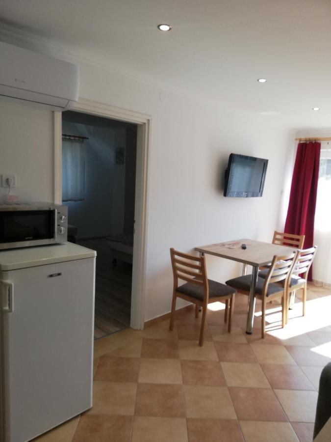 Zoe Apartman Шіофок Екстер'єр фото